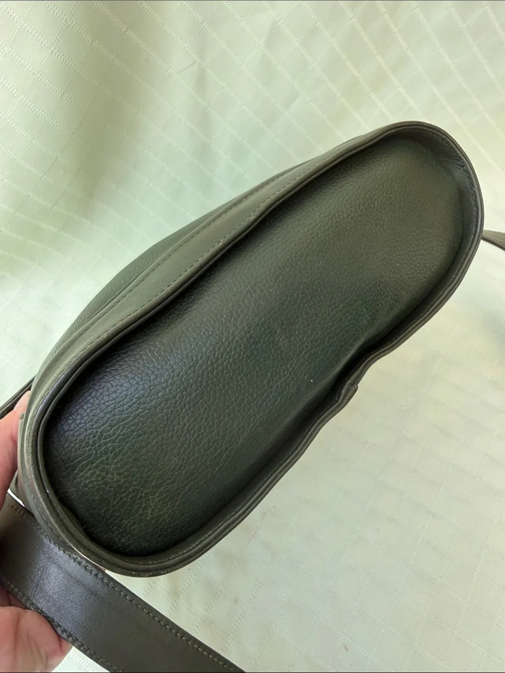 Vintage Deep Green Gucci Leather Classic Shoulder Bag with Suede Lining